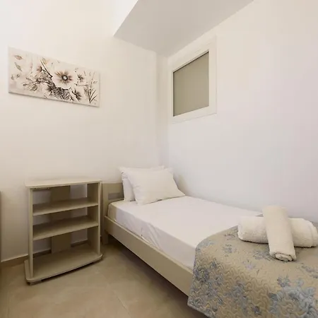 Sea Breeze Paros *