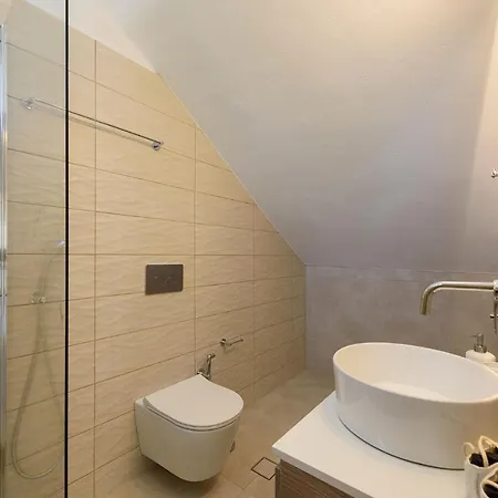 Sea Breeze Paros شقة