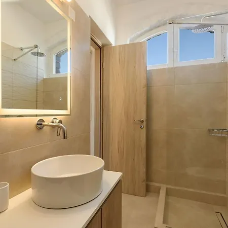 Sea Breeze Paros Alikí