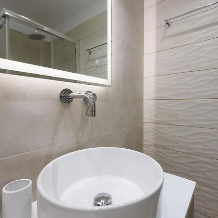 Sea Breeze Paros شقة *